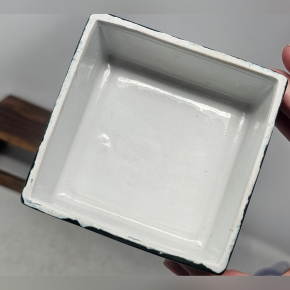 Vintage Porcelain Hand Painted Gold Trim Green Chinese Decorative Trinket Box - Picture 9 of 12